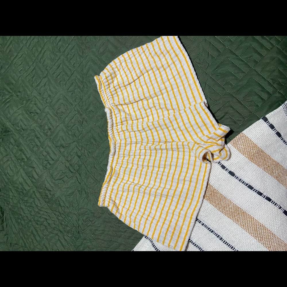 Old navy stripped comfy shorts